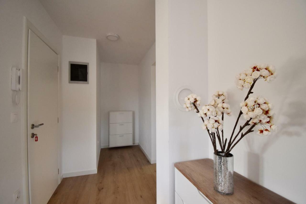 Apartments Mira พูลา ภายนอก รูปภาพ